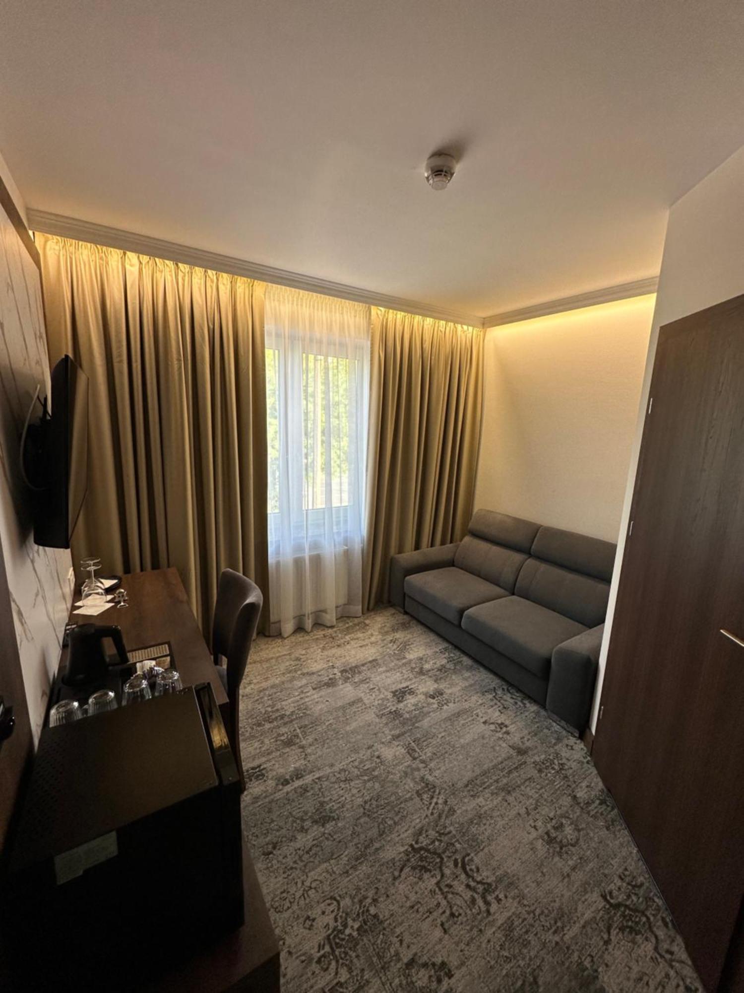 Bed and Breakfast Sleep&Fly Okecie Warsaw Airport Exteriér fotografie